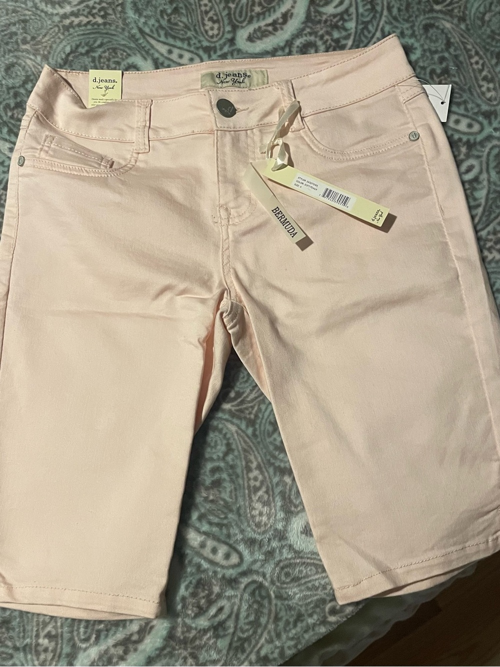 d.jeans size 4 Bermuda shorts NWT